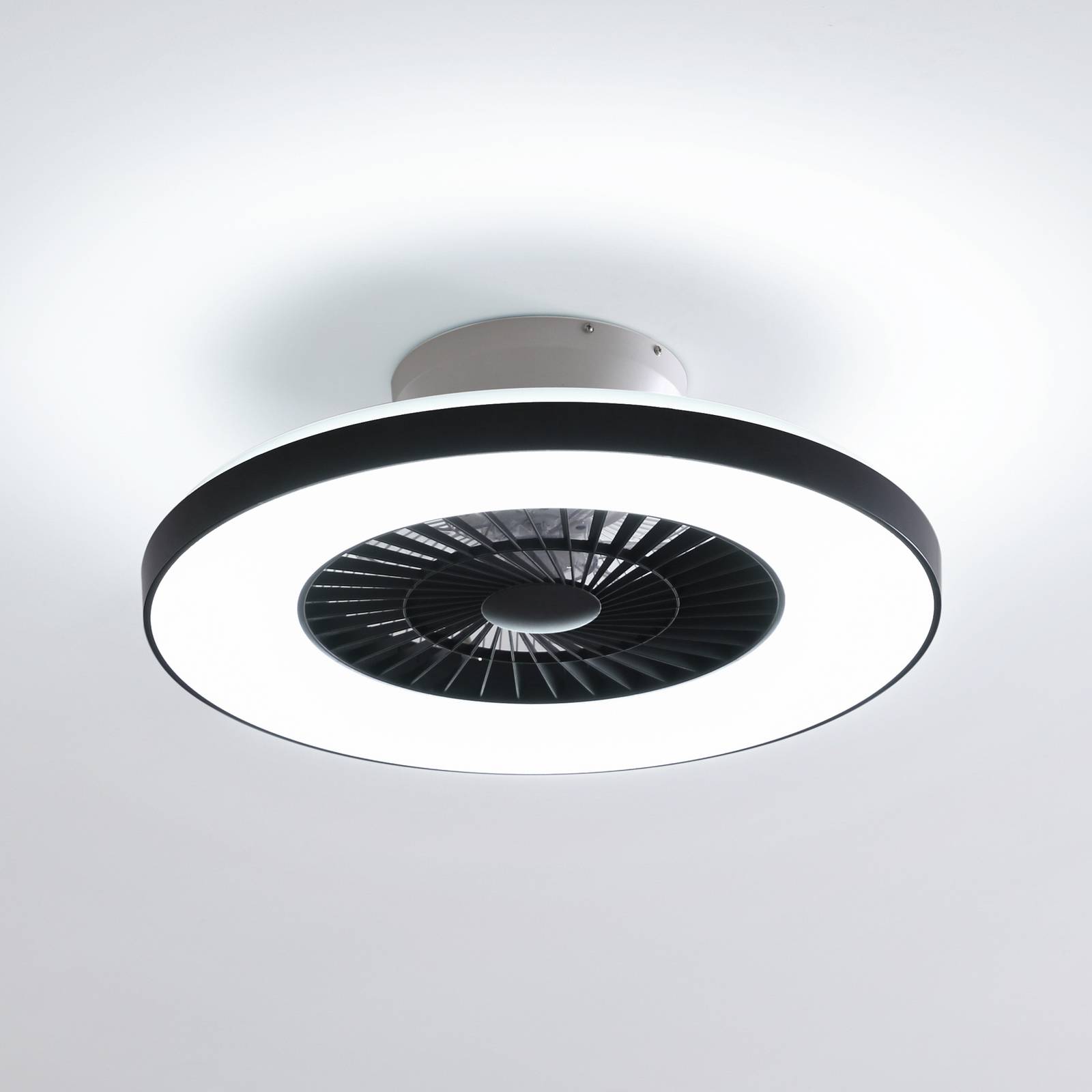 foto del prodotto lindby smart led ventilatore da soffitto paavo, nero, silenzioso,tuya