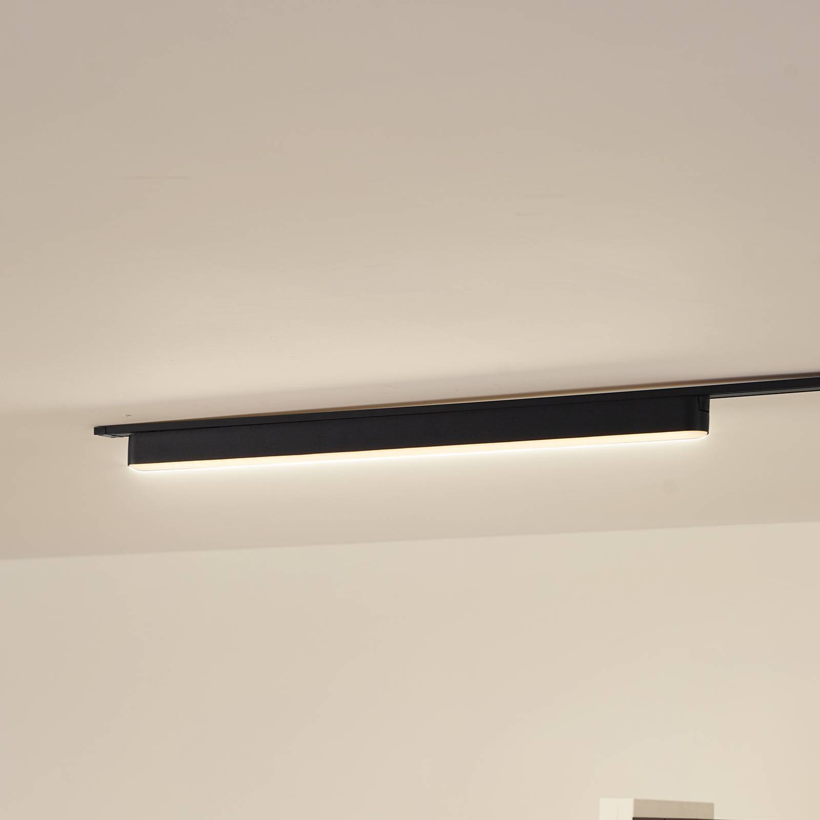 foto del prodotto lindby striscia led 48 v lumaro, nero, 20w, plastica, dimmerabile