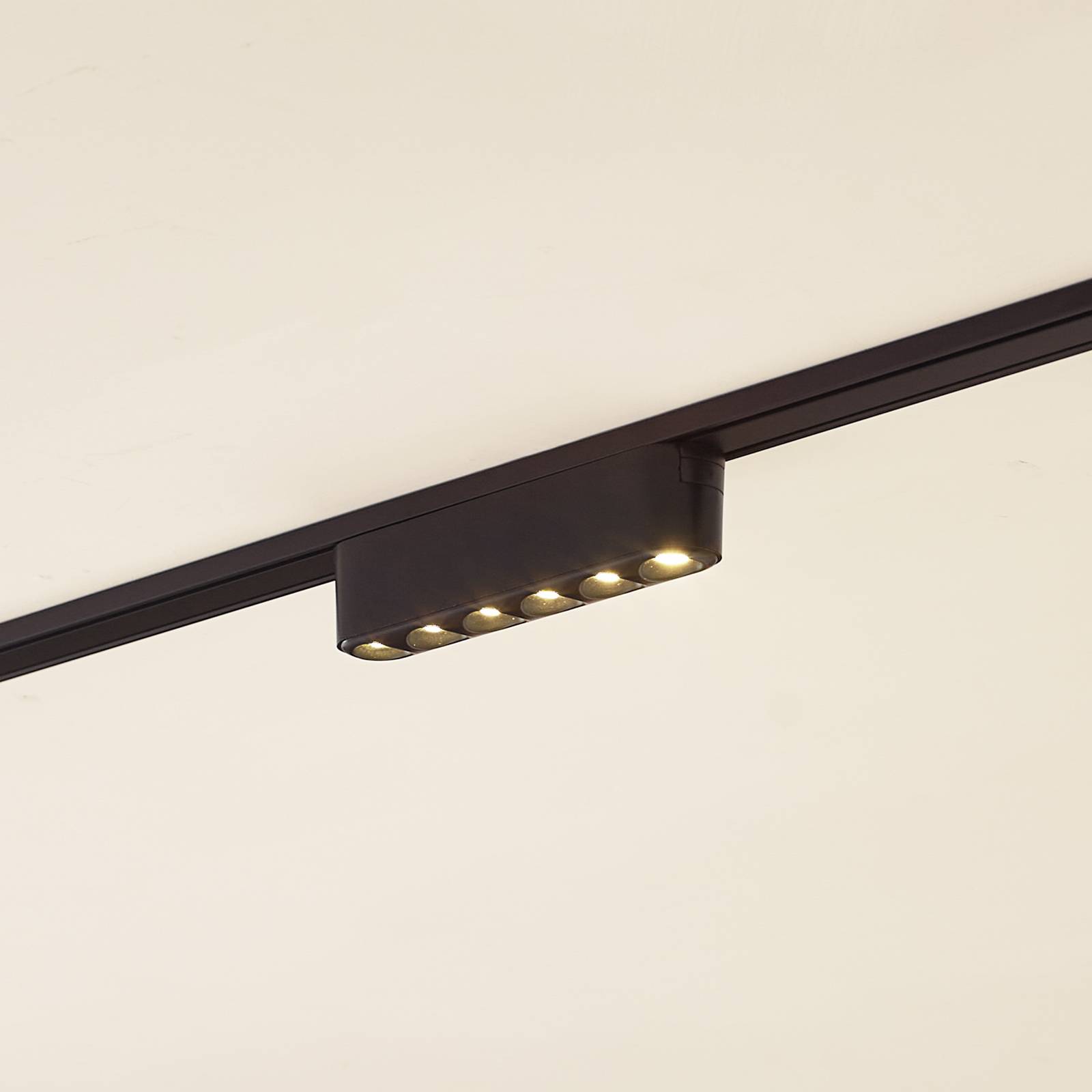 foto del prodotto lindby striscia led 48v lumaro, nera, 6 punti, 2,4 cm, dimmerabile