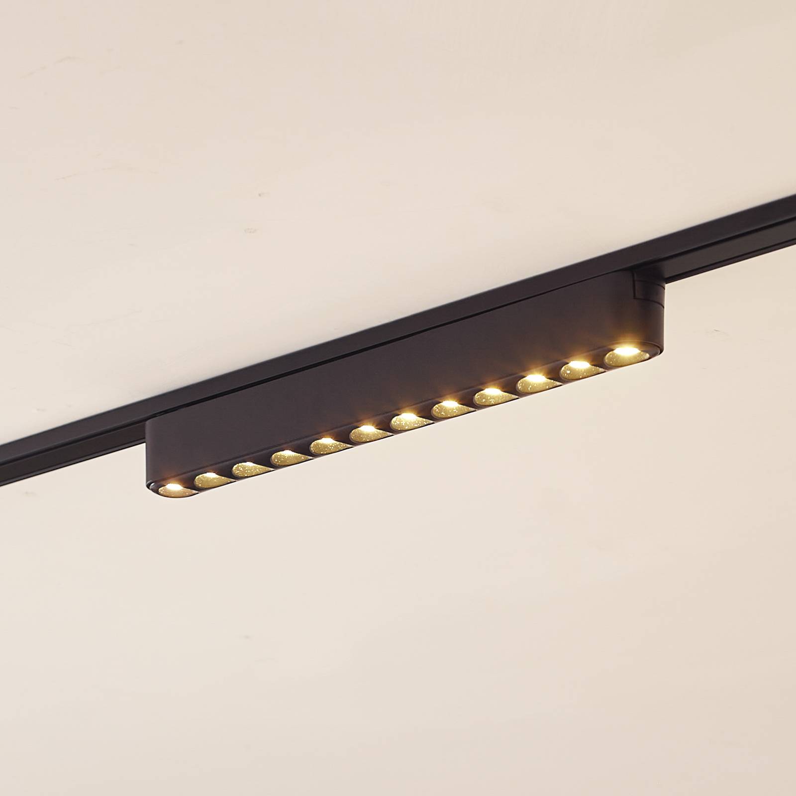 foto del prodotto lindby striscia led 48v lumaro, nero, 12 punti, 2,4cm, dimmerabile