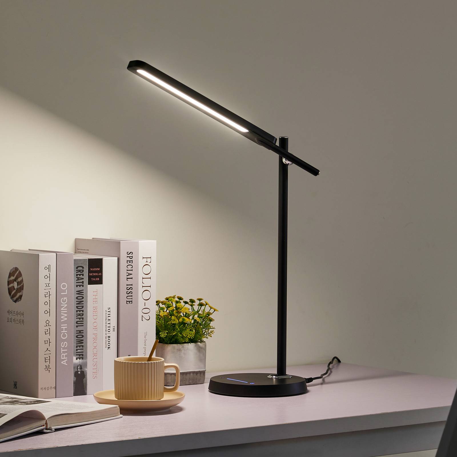 foto del prodotto lindby valtorin lampada led da scrivania, nero