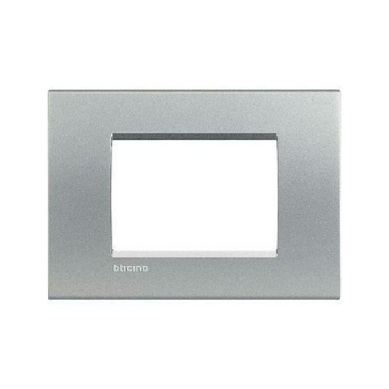 foto del prodotto livinglight placca 3 moduli colore tech lna4803te bticino