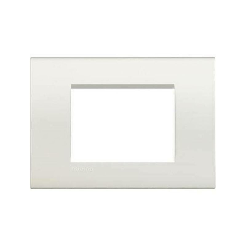 foto del prodotto livinglight placca quadra 3 moduli colore bianca lna4803bi bticino