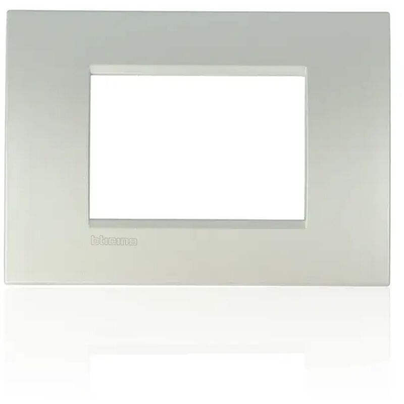 foto del prodotto lna4803ag - placca quadra 3 moduli - argento - livinglight - bticino