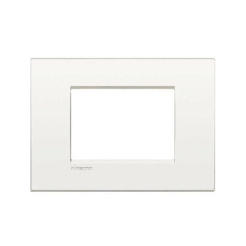 foto del prodotto lnc4803bn placca 3 posti quadra bianco puro livinglight air bticino