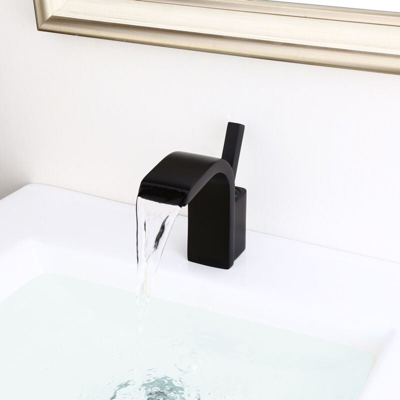 foto del prodotto lookshop miscelatore monocomando moderno per lavabo con maniglia in ottone massiccio nero