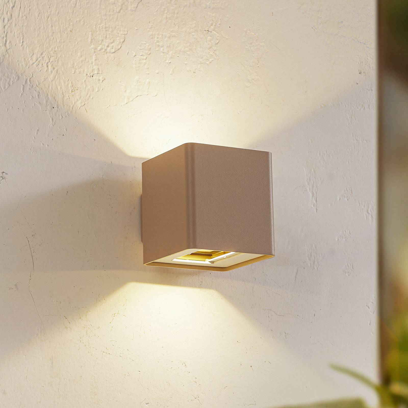 foto del prodotto lucande applique da esterni led aaron, beige, ip54, up down