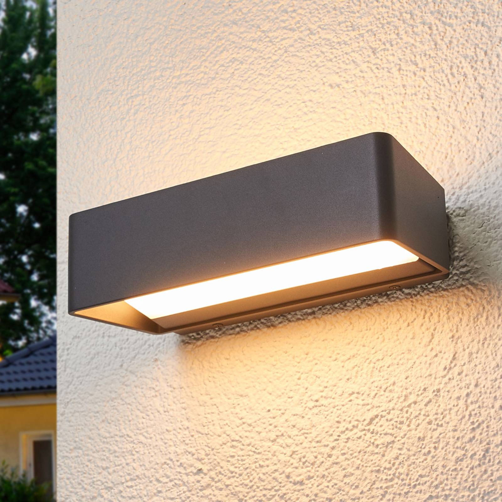 foto del prodotto lucande applique da esterno midvig, grigio scuro, angolare, ip65
