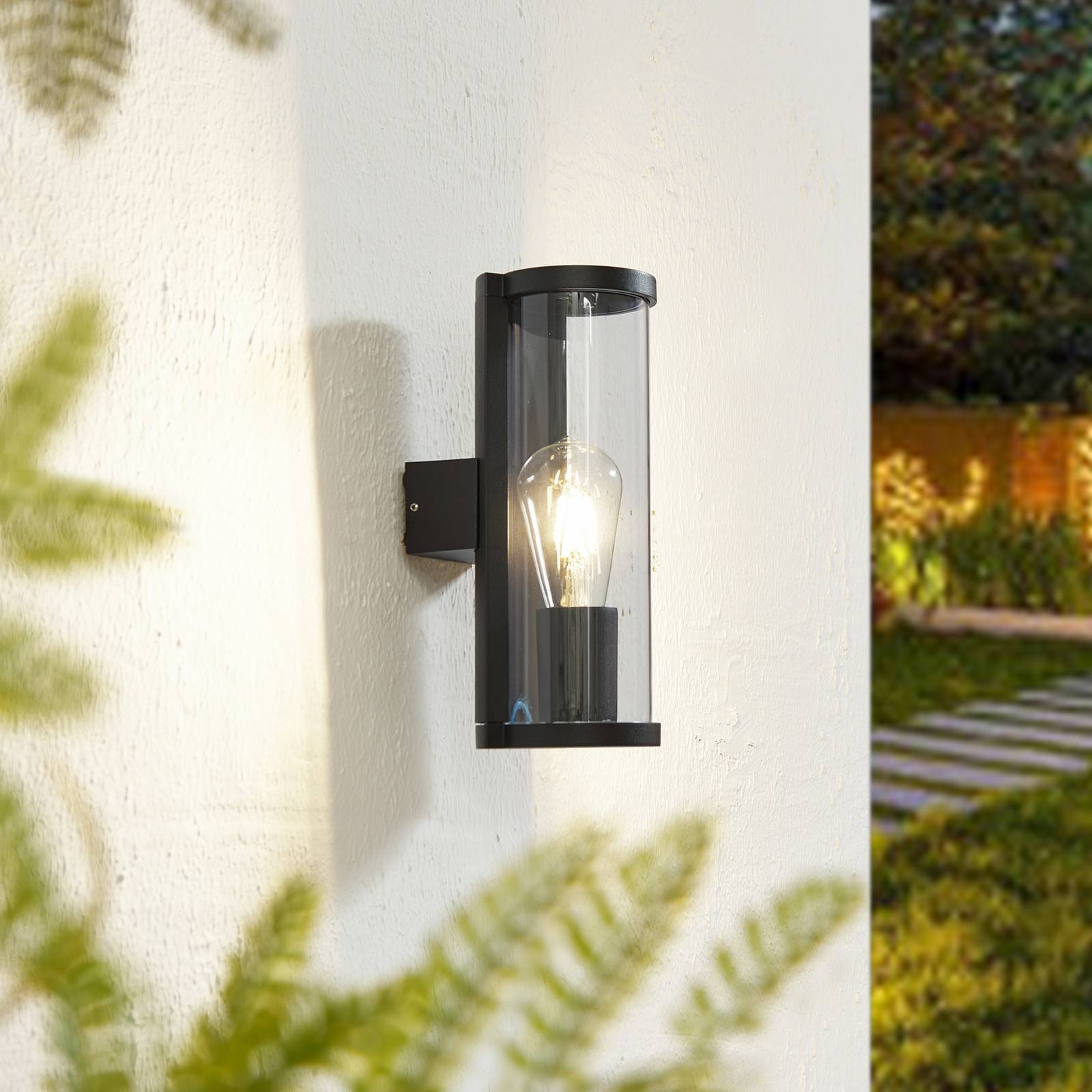 foto del prodotto lucande applique da esterno zanta, altezza 28,2 cm, ip65, nero