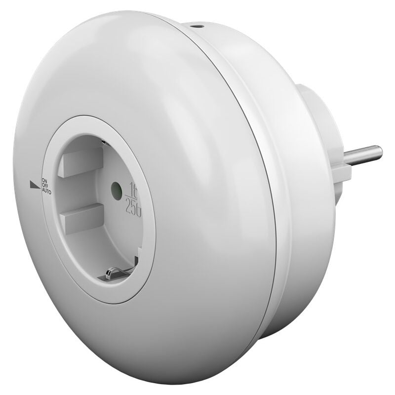foto del prodotto luce notturna a led per la presa, con 3 modalit di funzionamento on, off, auto , sensore crepuscolare e presa con contatto di terra tipo f .