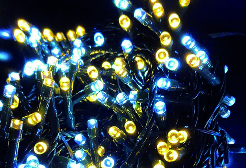 foto del prodotto luci led bianche calde e fredde 25m con giochi