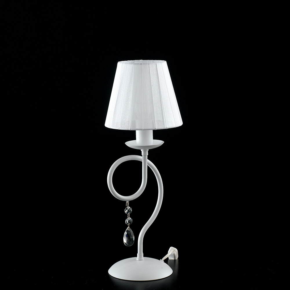 foto del prodotto lumetto classico 3 luci ferro bianco e cristalli con paralumi serie elegant