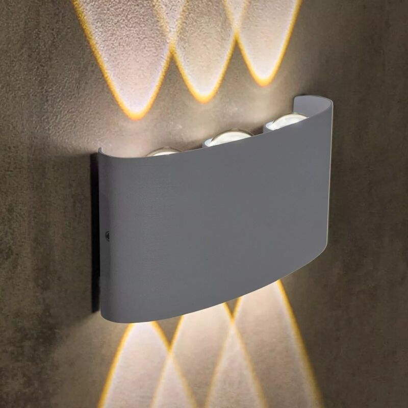 foto del prodotto maka applique led 16w con doppia luce, protezione ip65, montaggio facile a muro per esterni 3000k