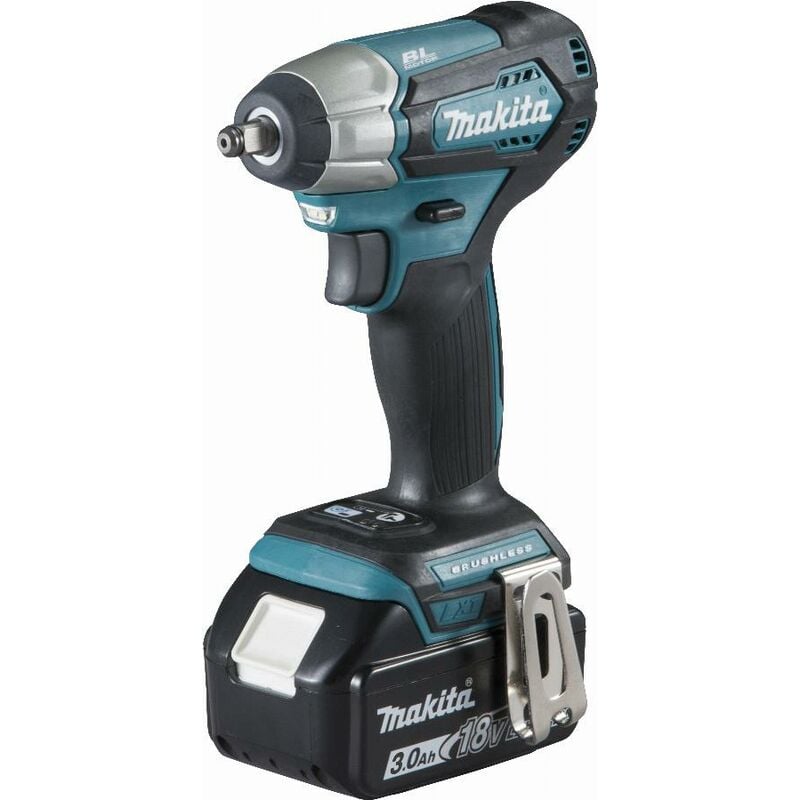 foto del prodotto makita 18 v li ion 3 ah 180 nm impact driver 2 batterie, caricabatterie, valigetta dtw180rfj