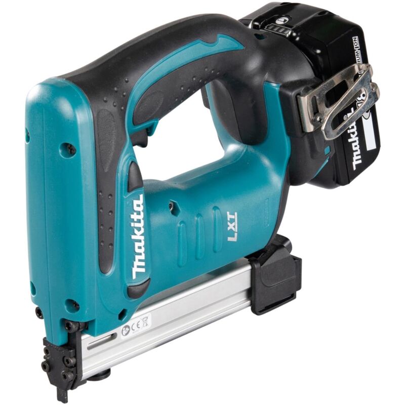 foto del prodotto makita tacker a batteria lxt 18 v 10 mm 10 22 mm