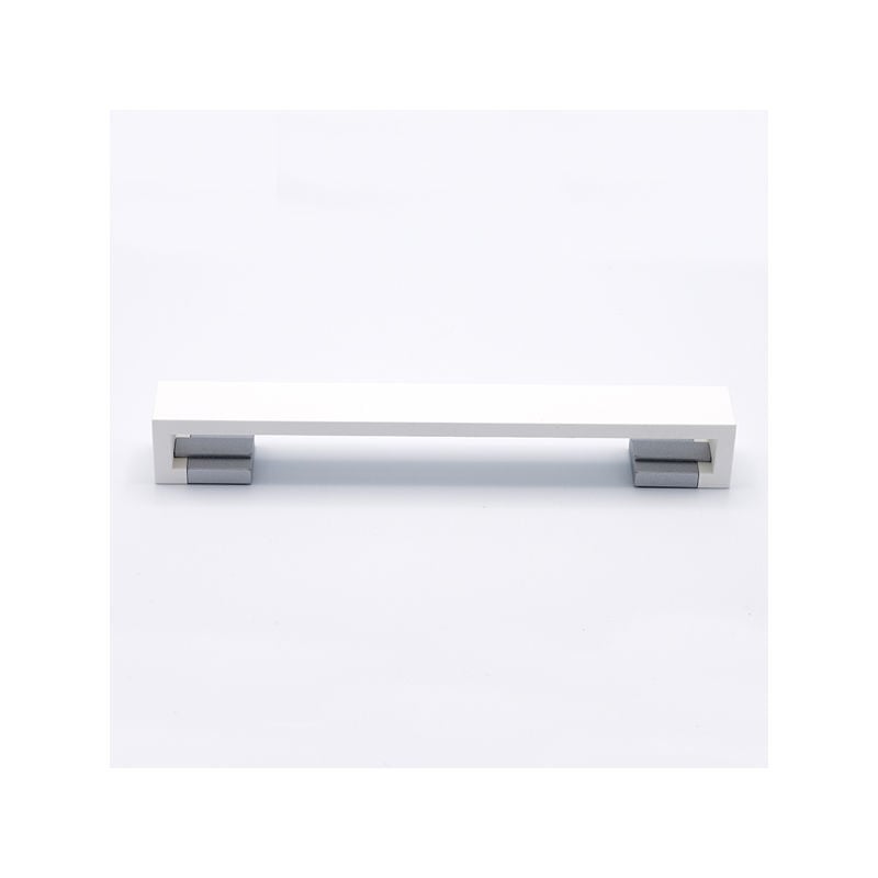foto del prodotto maniglia laccata bianca con inserti effetto vetro satinato 205x24x28mm 037b omega