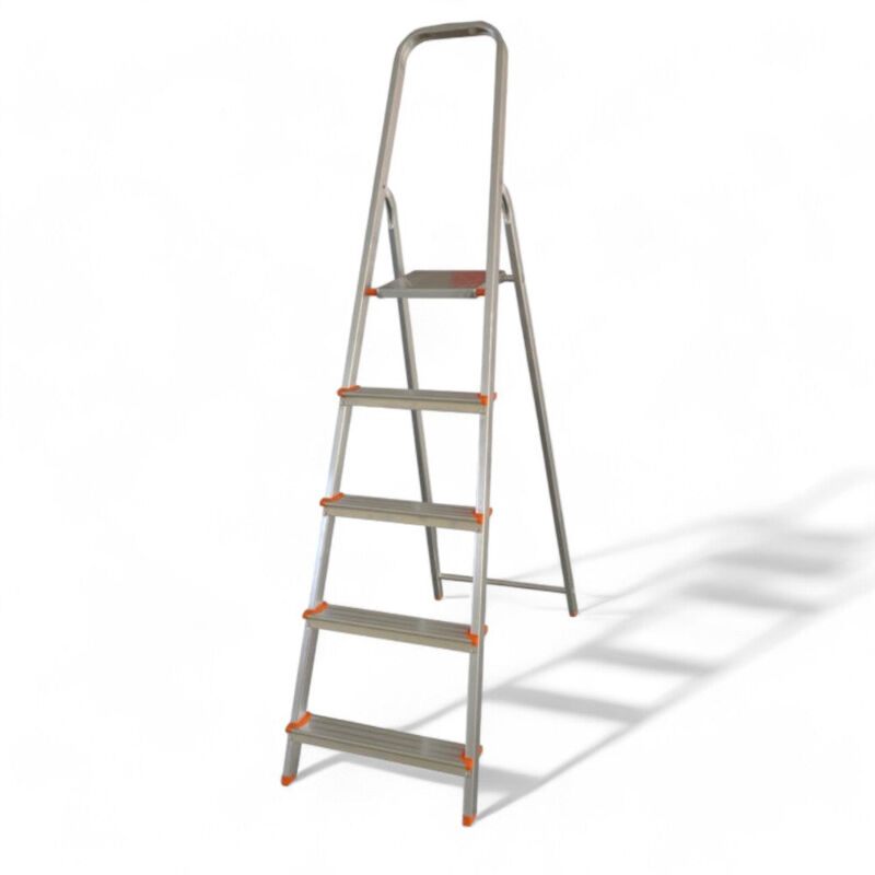 foto del prodotto marchetti scala professionale in alluminio portata 150 kg con gradini antiscivolo ideale per uso domestico e lavori edilizia 5 gradini