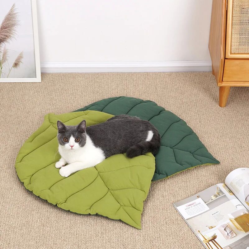 foto del prodotto materasso a forma di foglia cane e gatto morbido autunno inverno antimorso verde 50x68cm
