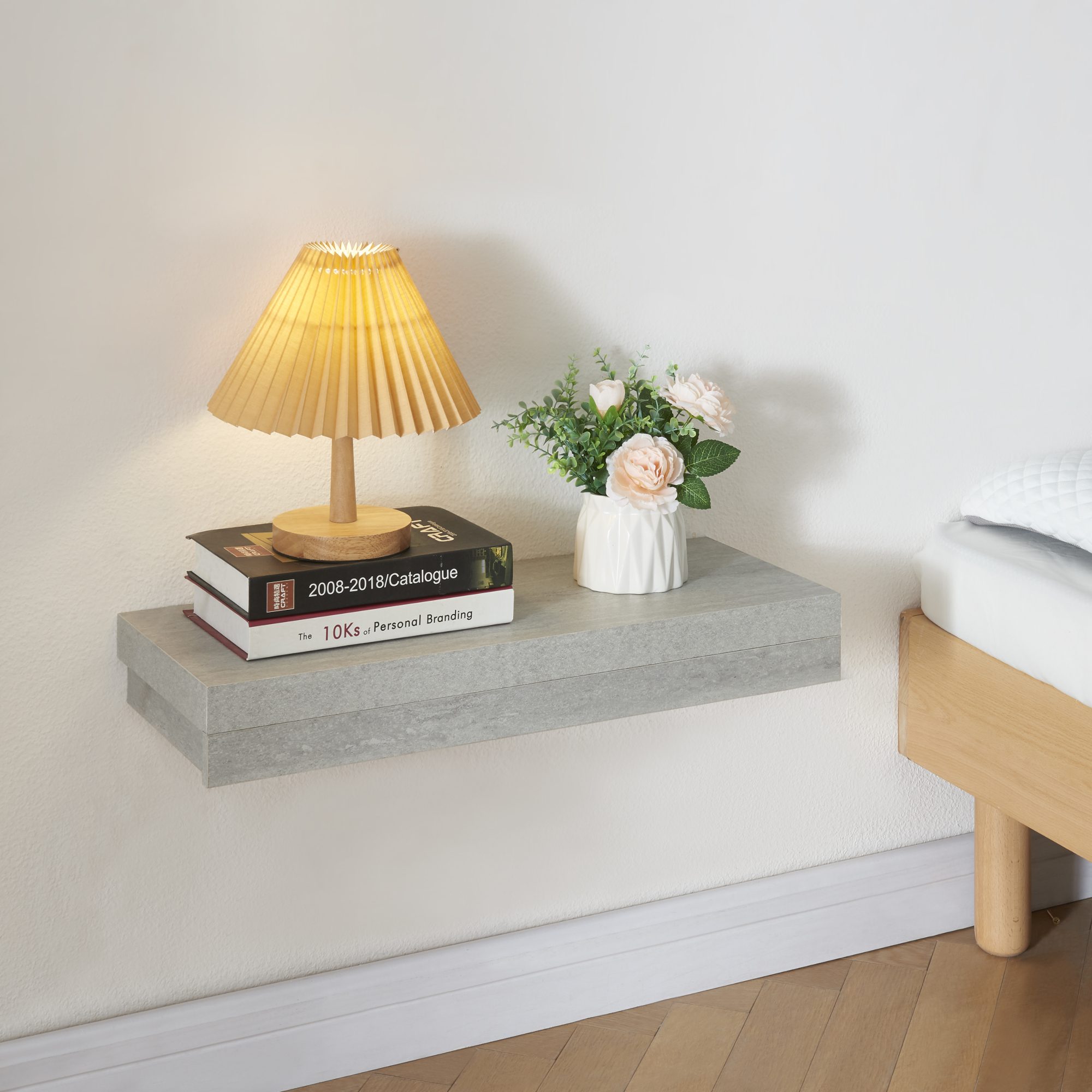foto del prodotto mensola karkkila con cassetto integrato comodino sospeso 60 x 23,5 x 8 cm effetto cemento en.casa 