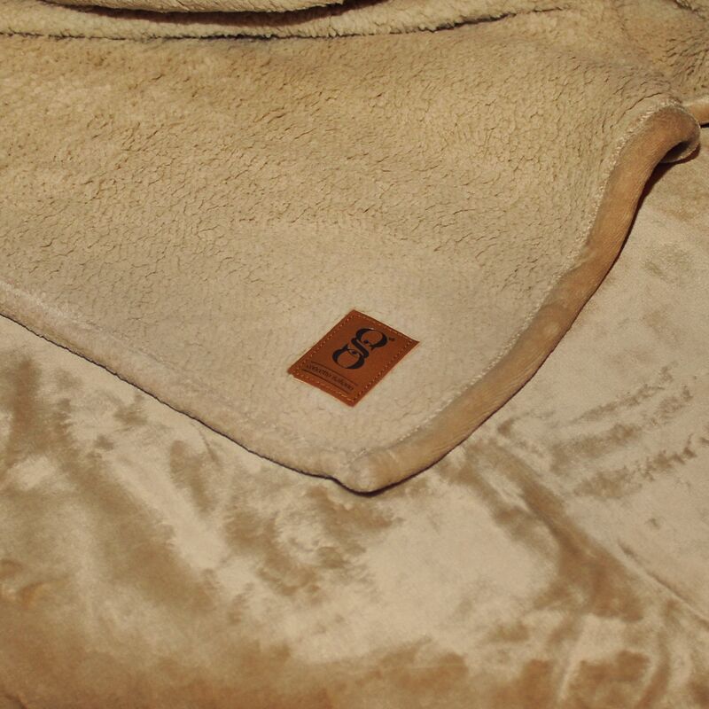 foto del prodotto miasuite plaid beige invernale in pile anallergico 130x160cm effetto velluto, morbido al tatto, lavabile in lavatrice.