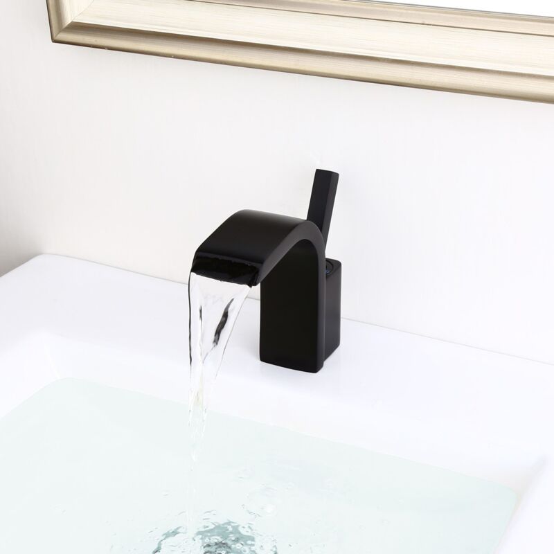 foto del prodotto miscelatore monocomando moderno per lavabo con maniglia in ottone massiccio nero