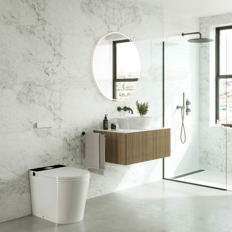 foto del prodotto mizubath nuovo wc giapponese con serbatoio incorporato pulizia ad acqua massaggiante asciugatura ad aria calda telecomando rada display nero