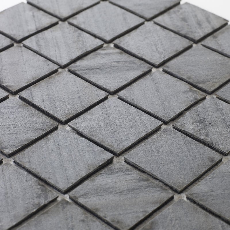 foto del prodotto mosaico in pietra naturale 100 x 50 cm piastrella 5 x 5 cm grafite nero