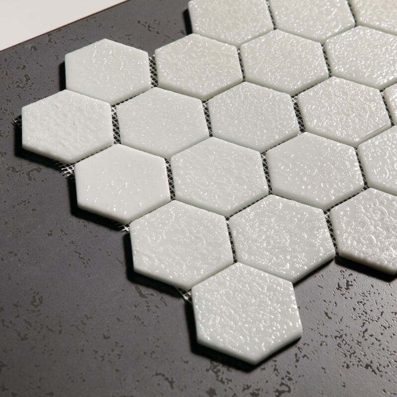 foto del prodotto mosaico in vetro pressato su rete per bagno e cucina 43.5cm x 34.5cm white garden