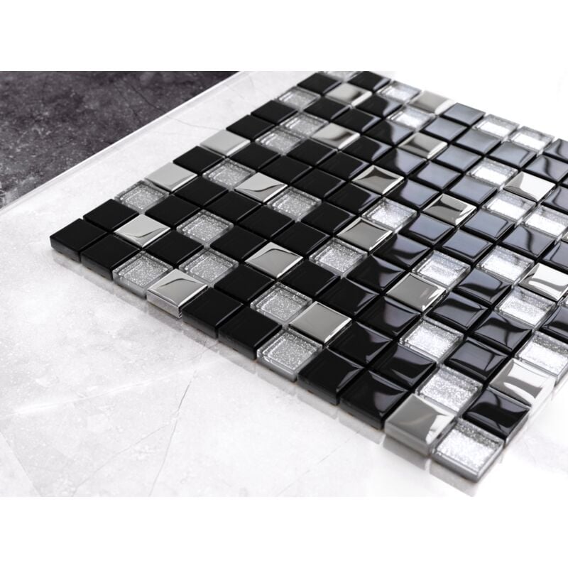 foto del prodotto mosaico in vetro su rete per bagno e cucina 30cm x 30cm black lake