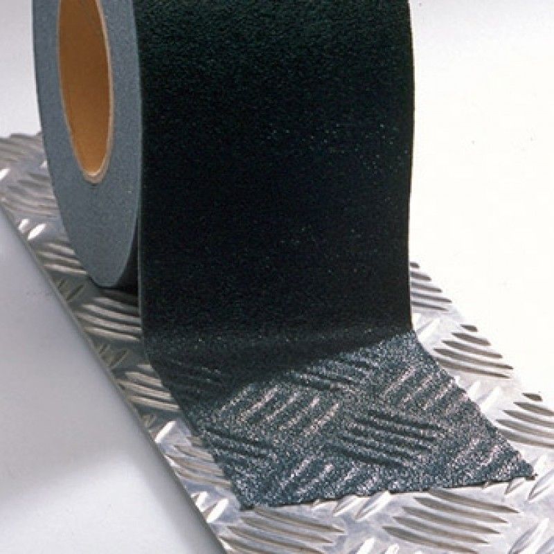foto del prodotto nastro adesivo antiscivolo nero conformabile 25 50mm larghezza 50mm x 18,3mt