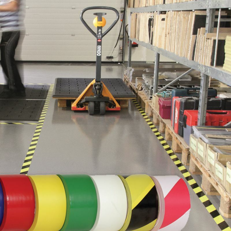 foto del prodotto nastro adesivo per marcatura verticale pavimenti 25/50/75/100mm x 33 mt colore - rosso/bianco, misura - 100mm x 33 metri (1 rotolo)