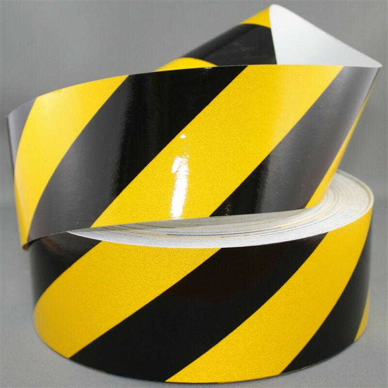 foto del prodotto nastro adesivo retroriflettente rifrangente di segnalazione nero giallo larghezza 50mm x 5mt