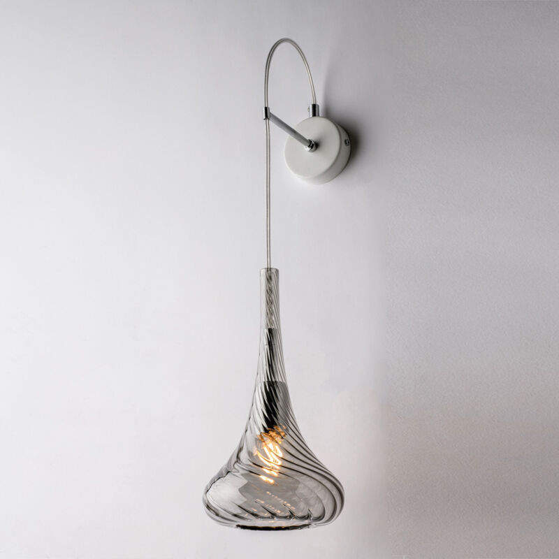 foto del prodotto nemesi applique in ferro con vetro grigio pyrex 1 luce .14 p.21 bl280 ap1 gr