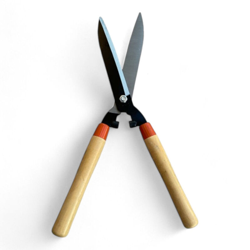 foto del prodotto no brand forbice da giardinaggio per siepi con lame ondulate da 25 cm e manico in legno antiscivolo lunghezza totale 56 cm