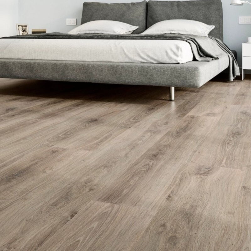 foto del prodotto no brand pavimento laminato in fibra di legno con strato protettivo in corindone rovere beige ad incastro alta resistenza usura e macchie per