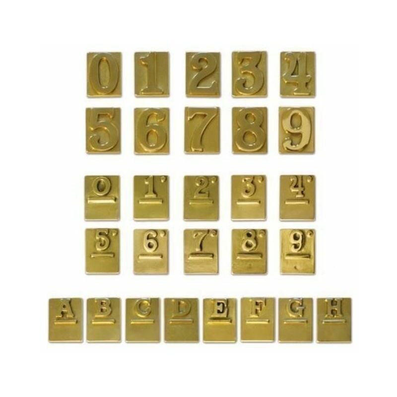 foto del prodotto numeri civici ottone finitura bronzata quattro