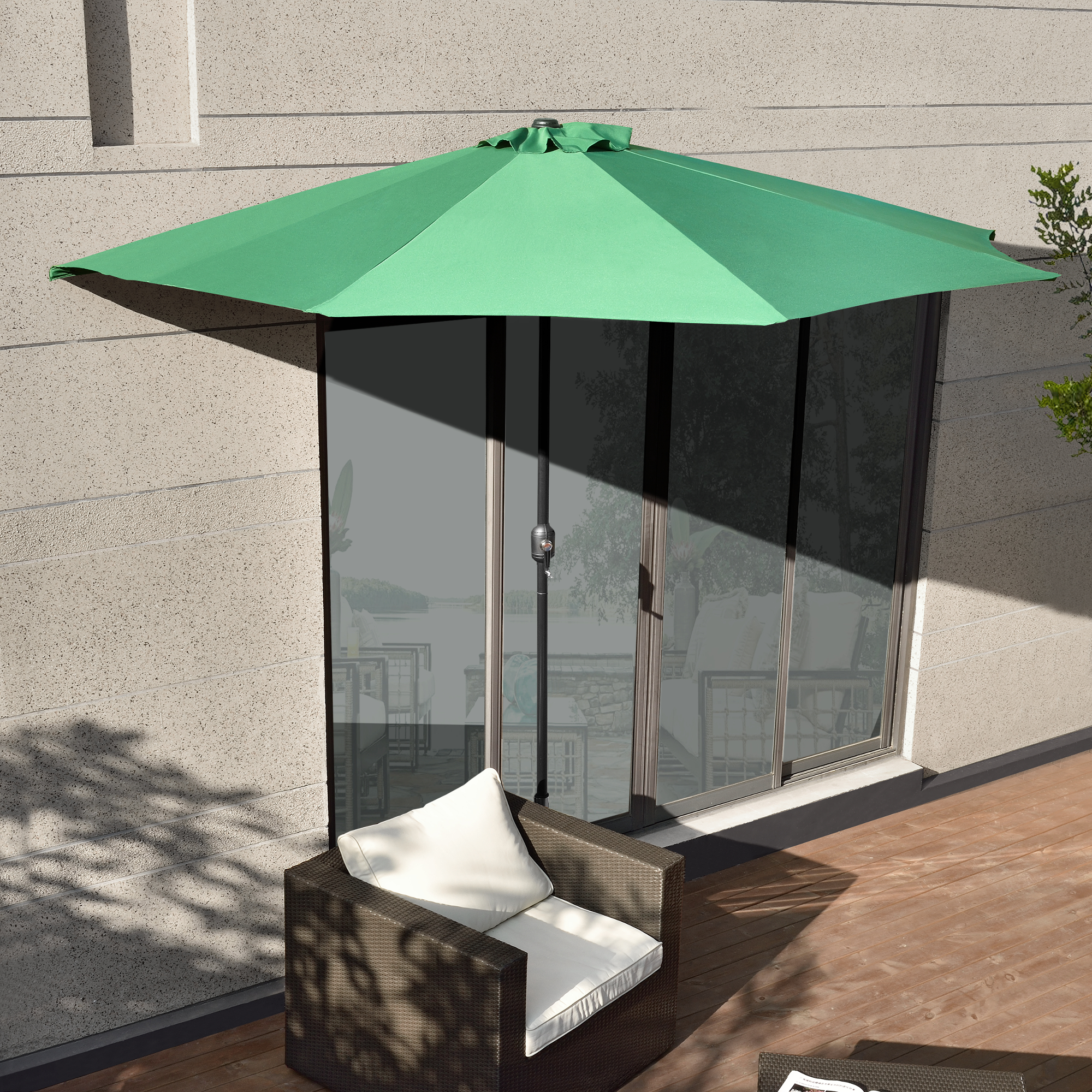 foto del prodotto ombrellone a semicerchio eger parasole a mezzaluna 300x150 cm verde casa.pro