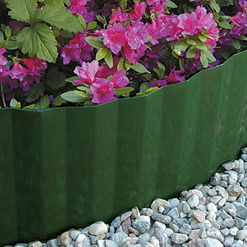 foto del prodotto ondadeco verde, bordura flessibile in plastica ondulata, lunghezza 10 m, altezza 9 cm, ideale per contenere bordure di aiuole, giardini e vialetti