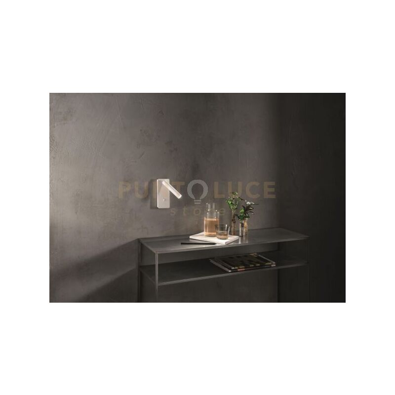 foto del prodotto ondaluce applique in metallo bianco a led con presa usb ap.telescope b.co