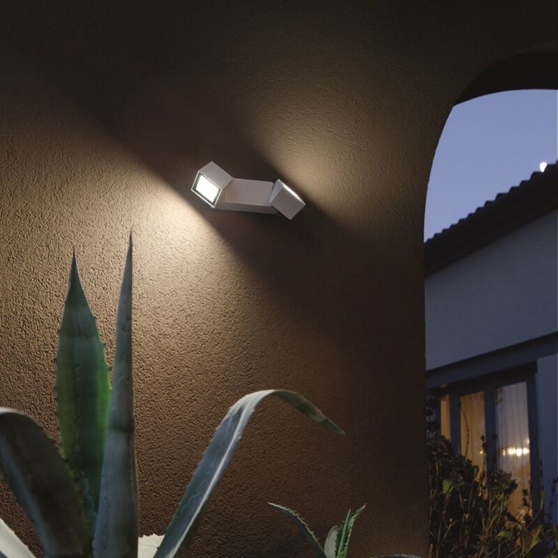 foto del prodotto ondaluce applique per esterni a 2 luci led in alluminio bianco e diffusore in vetro steve 28x11 cm