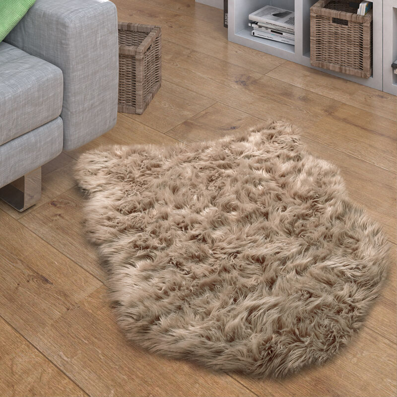 foto del prodotto paco home tappeto in ecopelliccia, cuscini, a cuore, rotondo, in diverse forme, beige 55x80 cm forma di pelliccia
