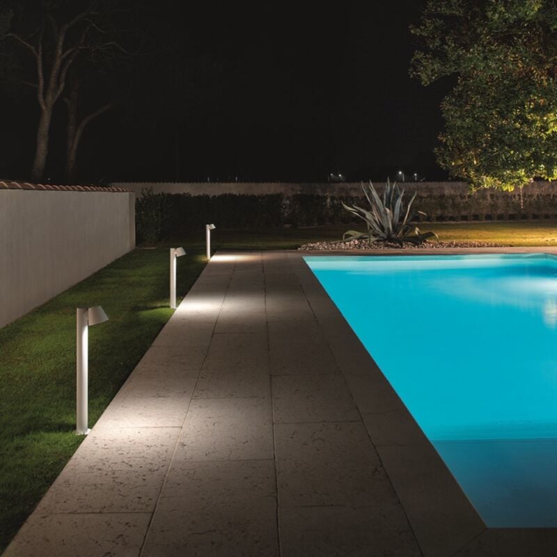 foto del prodotto paletto per esterni malta in alluminio bianco e diffusore in vetro h70 cm