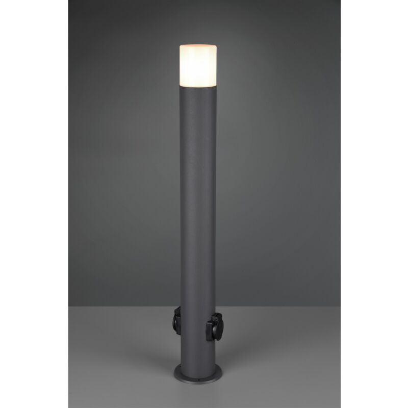 foto del prodotto palo da esterno hoosic 1xe27 con 2 prese schuko antracite h80 cm ip44 trio lighting