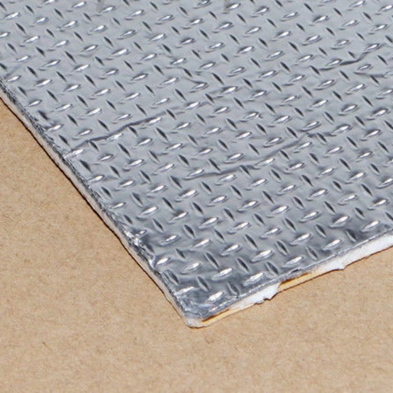 foto del prodotto pannello adesivo termico in tessuto e alluminio riflettente paracalore protezione plastiche e carene 1100gr mq packaging 35cm x 33cm