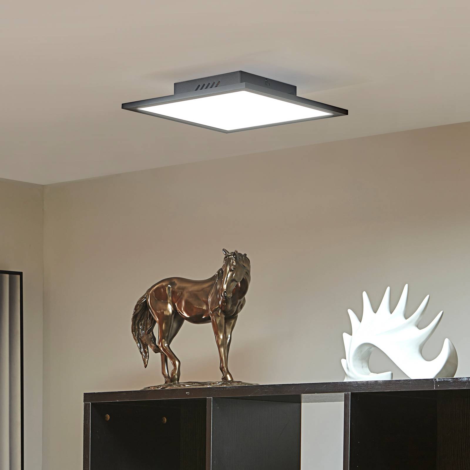 foto del prodotto pannello led lindby lamin, nero, 30 cm, cct, dimmerabile, telecomando