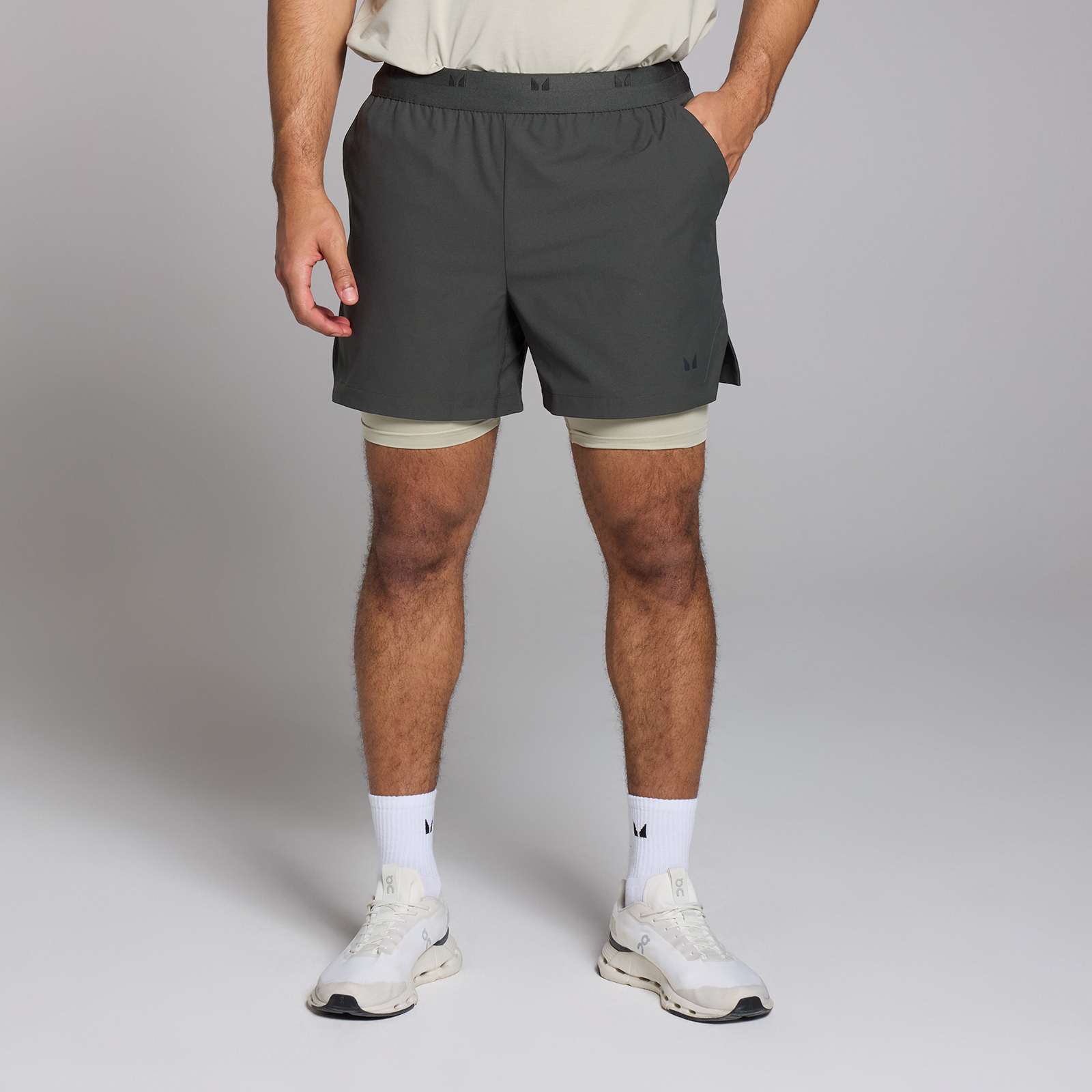 foto del prodotto pantaloncini con stampa 2 in 1 mp tempo da uomo nero slavato xs