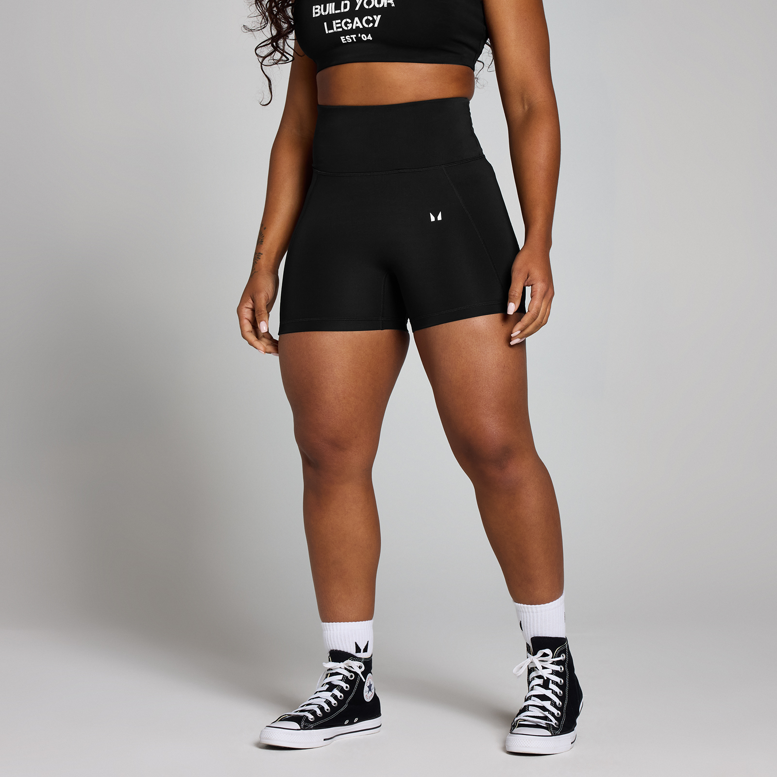 foto del prodotto pantaloncini sportivi con grafica origin mp da donna neri s