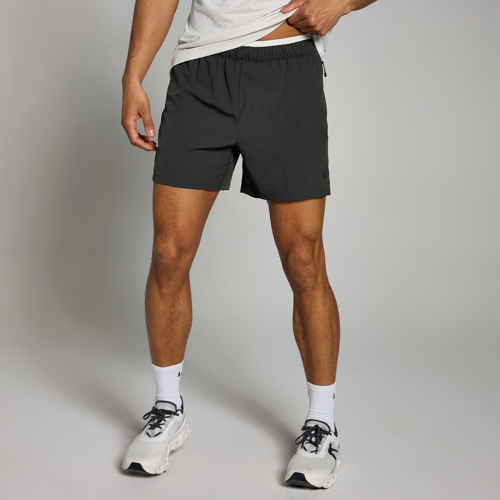 foto del prodotto pantaloncini sportivi da 13 cm in tessuto mp da uomo nero slavato xs