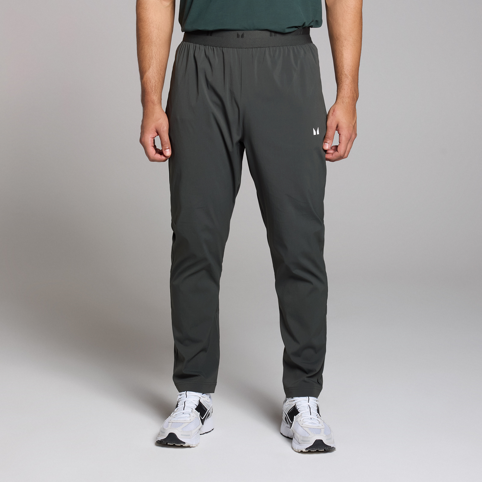 foto del prodotto pantaloni da jogging in nylon con stampa mp tempo da uomo nero slavato s