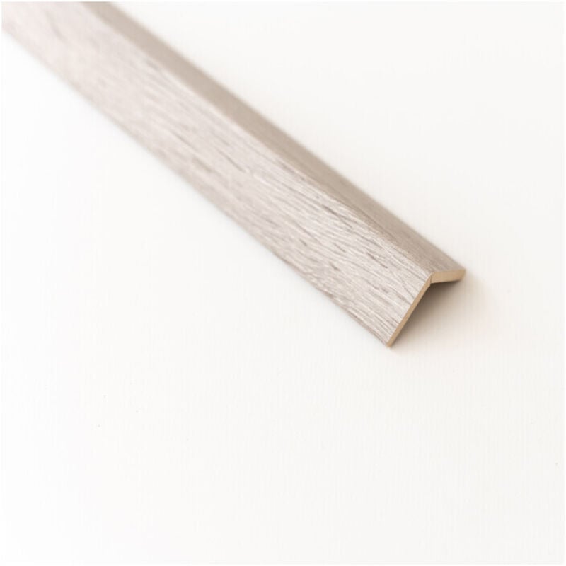 foto del prodotto paraspigolo in mdf rovere grigio mm.28x28x3000